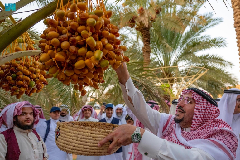 أمير القصيم يؤكد خلال منتدى عنيزة على أهمية تفعيل الصناعات التحويلية (وكالة الأنباء السعودية)