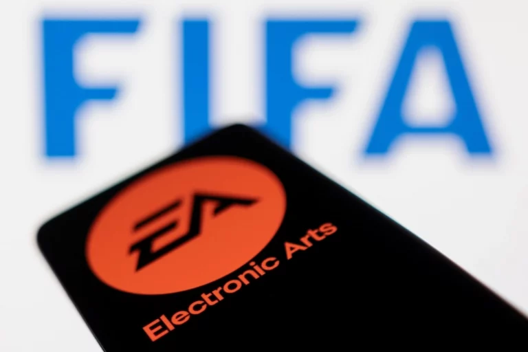 أسهم "إي إيه" (EA) قفزت بنسبة 15% في تعاملات ما قبل السوق بعد تقرير بشأن عرض استحواذ أمازون على الشركة المالكة لعبة الفيفا (رويترز)