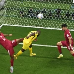 منتخب قطر مطالب بالتدارك في المباراة المقبلة أمام السنغال (رويترز)