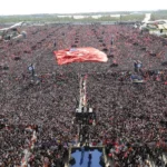 منظر جوي لمؤيدي أردوغان خلال تجمع انتخابي في حديقة مطار أتاتورك بإسطنبول (أناضول)