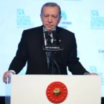 أردوغان يكرر دعوته للحفاظ على العائلات الكبيرة والممتدة وينتقد منع الحمل والعمليات القيصرية التي يرى أنها تقلل الخصوبة (الأناضول)