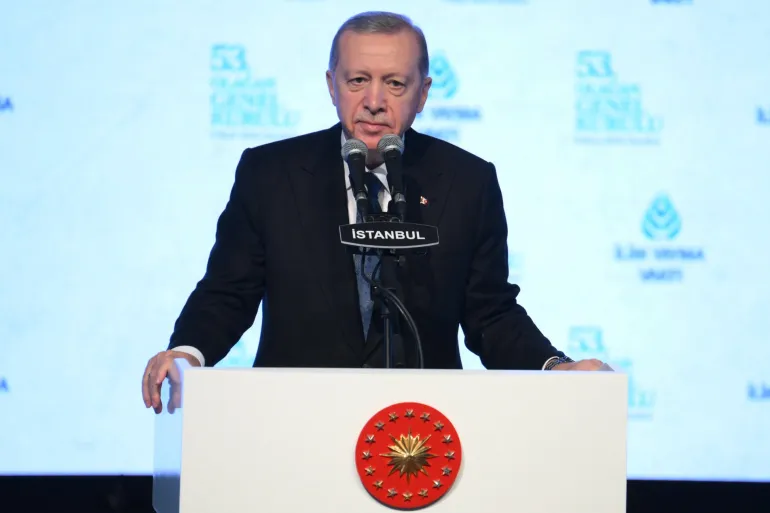 أردوغان يكرر دعوته للحفاظ على العائلات الكبيرة والممتدة وينتقد منع الحمل والعمليات القيصرية التي يرى أنها تقلل الخصوبة (الأناضول)