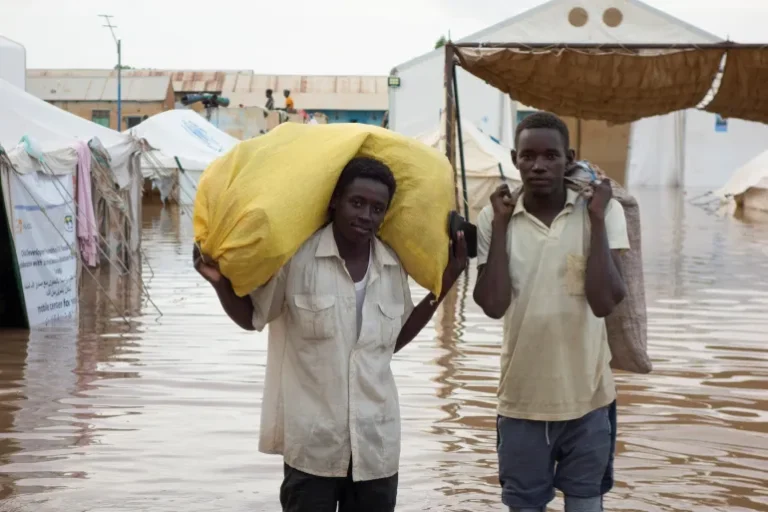 الحكومة السودانية قدمت مجموعة من المبادئ لضمان عدم استخدام المساعدات الإنسانية لأغراض سياسية (رويترز)